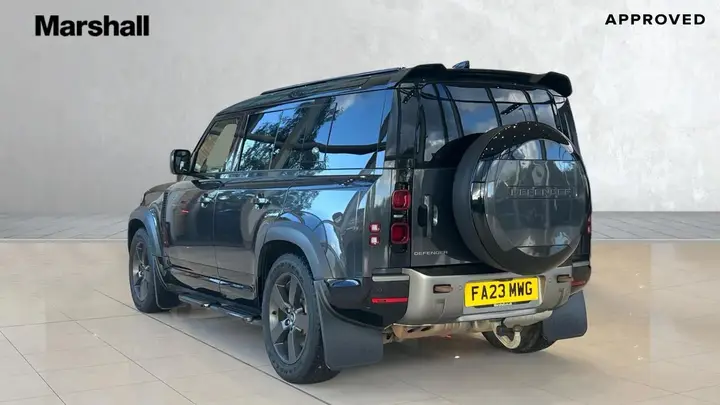 Land Rover Defender 110 2023 photo 2