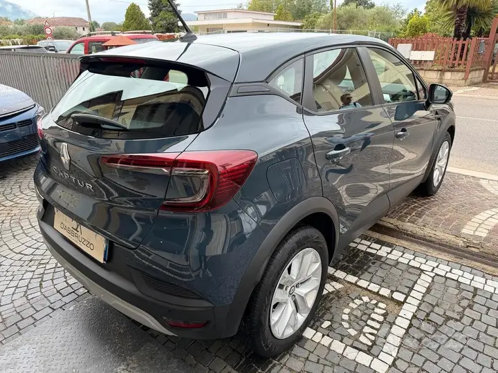 Renault Captur 2023 photo 2