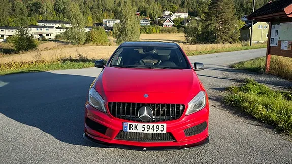 Mercedes-Benz A250 2013 photo 2