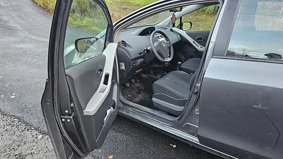 Toyota Yaris 2008 photo 3
