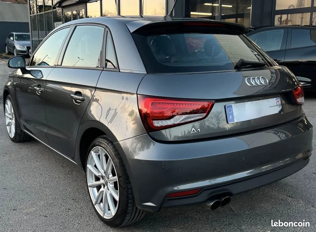 Audi A1 2011 photo 3
