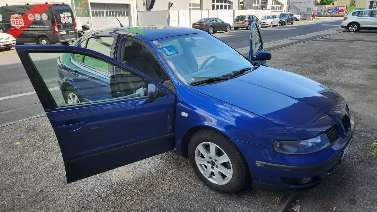 Seat Leon 2001 photo 2