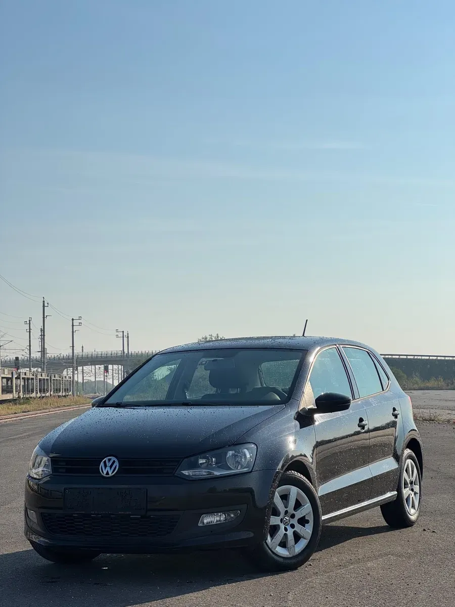 Volkswagen Polo 2012 photo 2