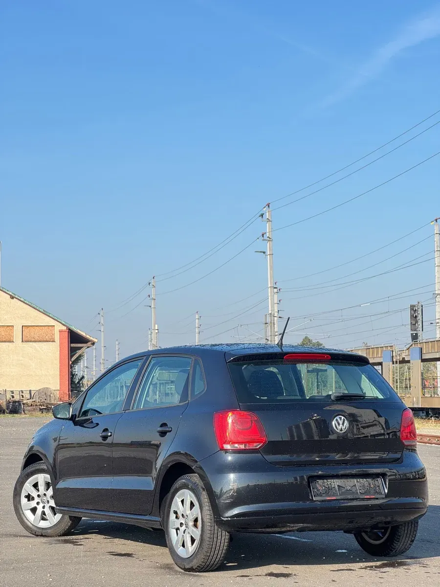 Volkswagen Polo 2012 photo 3