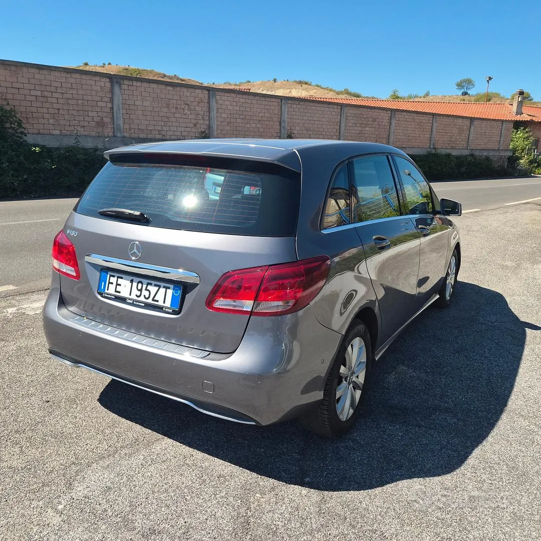 Mercedes-Benz B 2015 photo 5