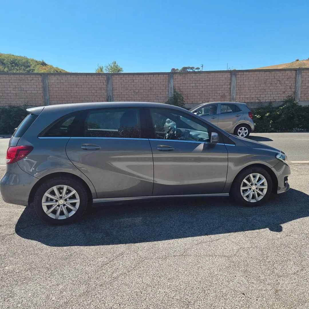 Mercedes-Benz B 2015 photo 4
