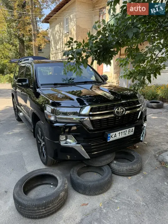 Toyota Land Cruiser