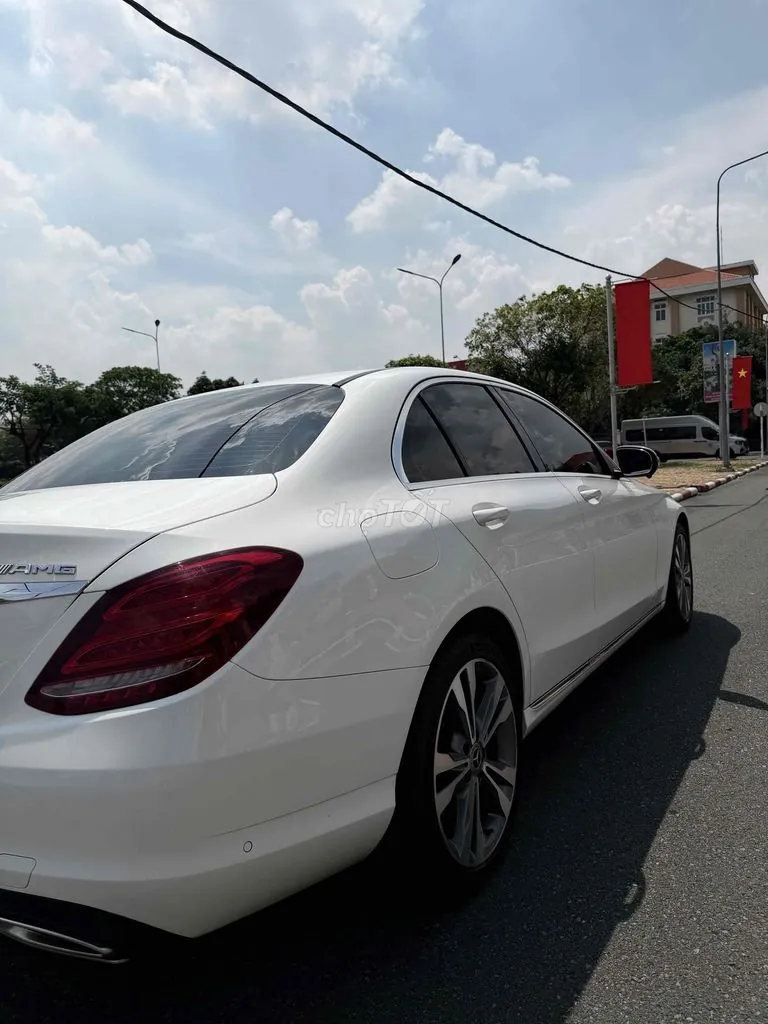 Mercedes-Benz C-Class 2018 photo 2
