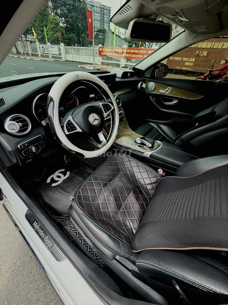 Mercedes-Benz C-Class 2018 photo 5