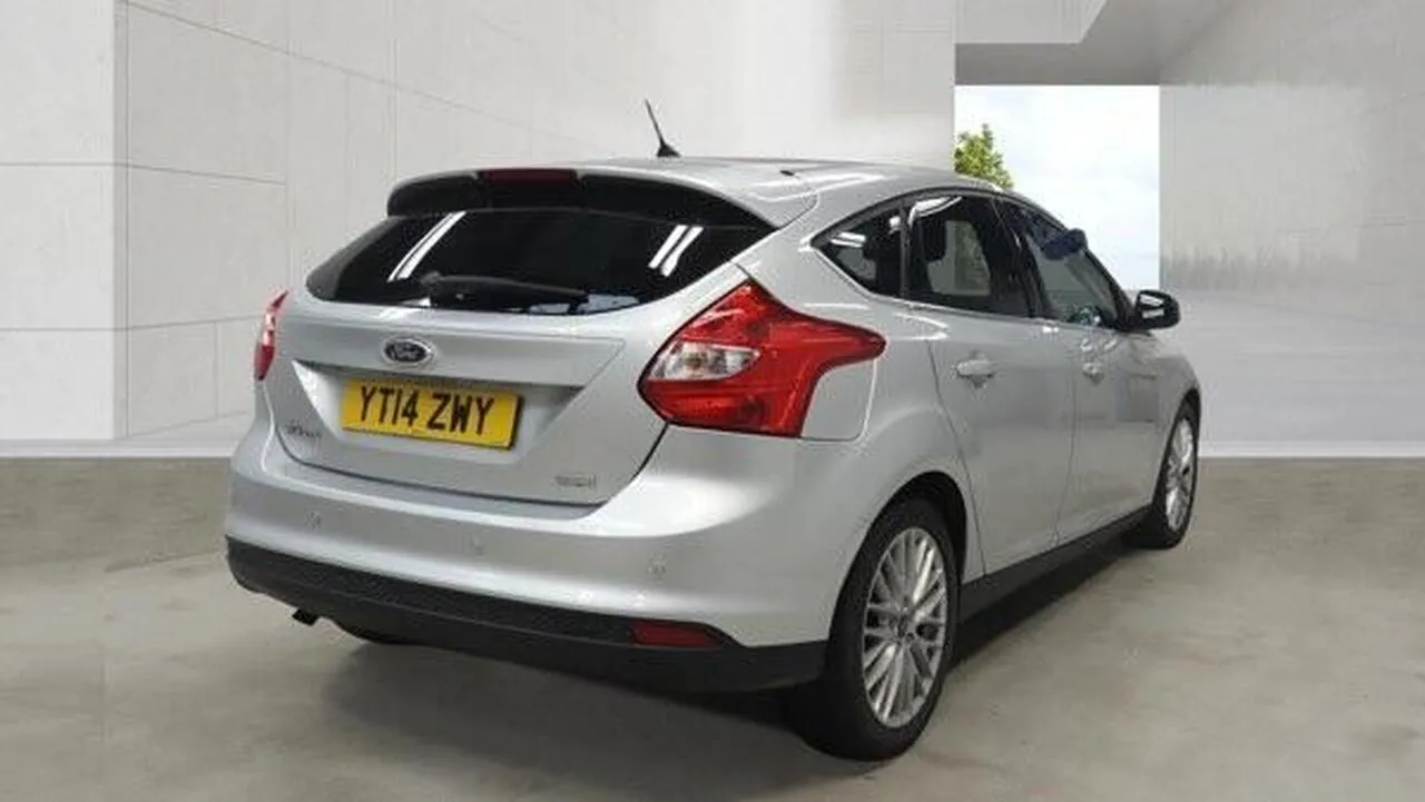 Ford Focus 2014 photo 2