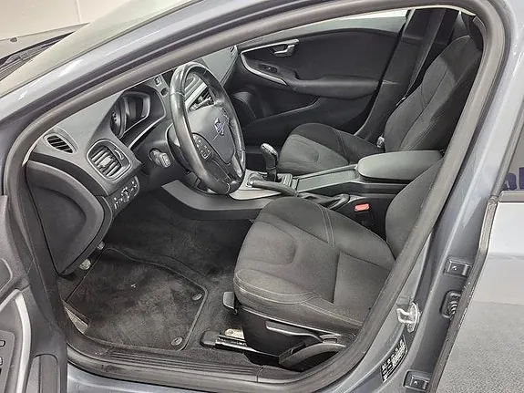 Volvo V40 2016 photo 2