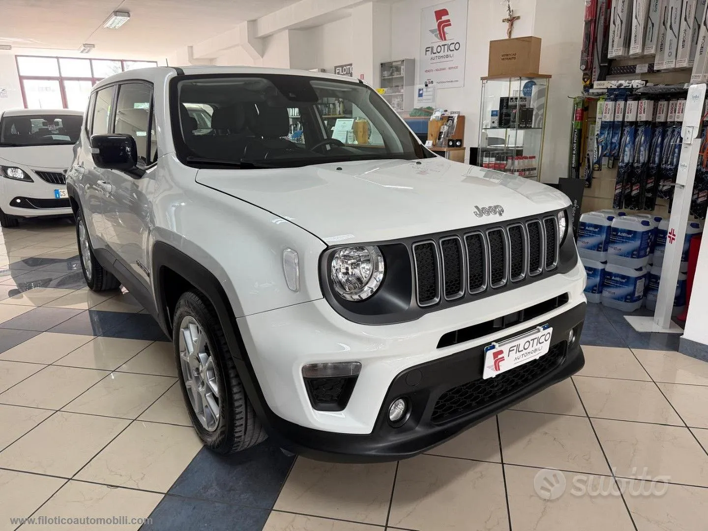 Jeep Renegade 2023 photo 3