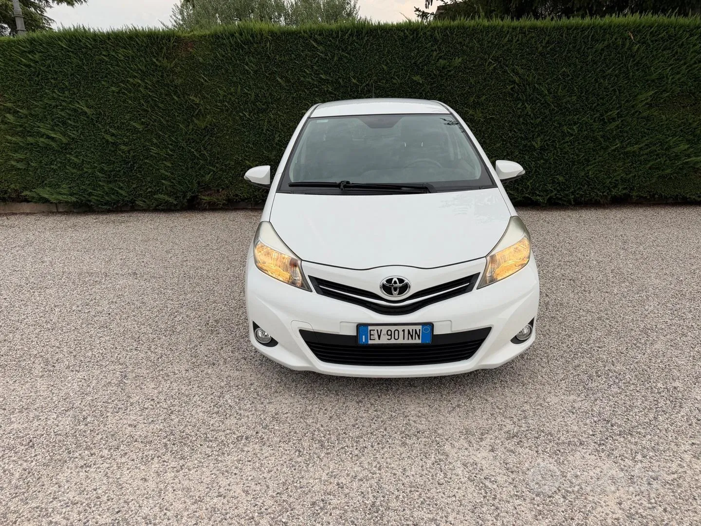 Toyota Yaris 2014 photo 3