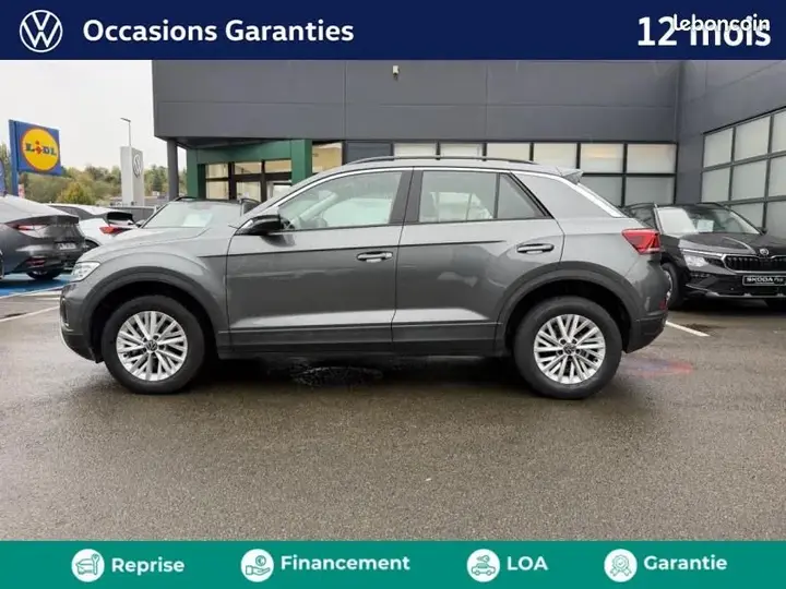 Volkswagen T-Roc 2023 photo 2