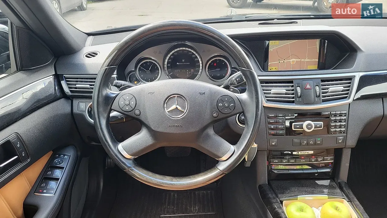 Mercedes-Benz E-Class 2012 photo 5