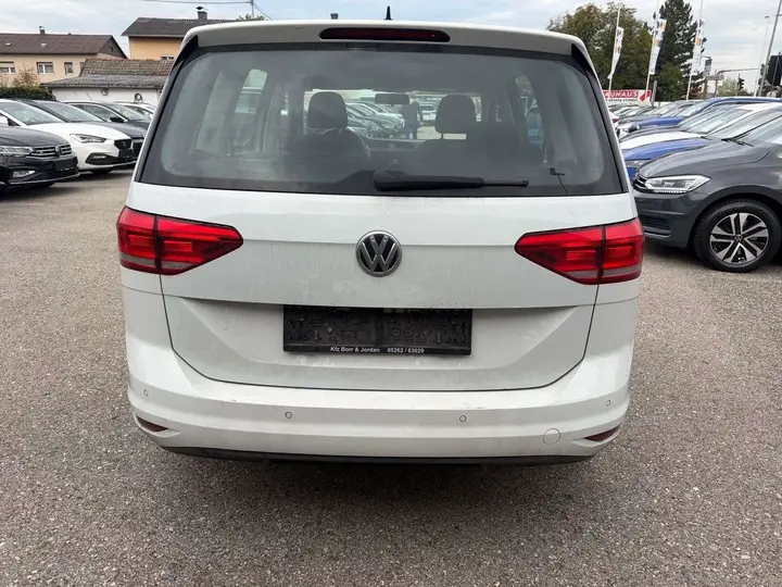 Volkswagen Touran 2017 photo 4