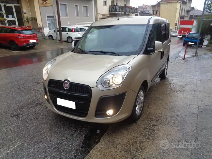 Fiat Doblò 2011 photo 2