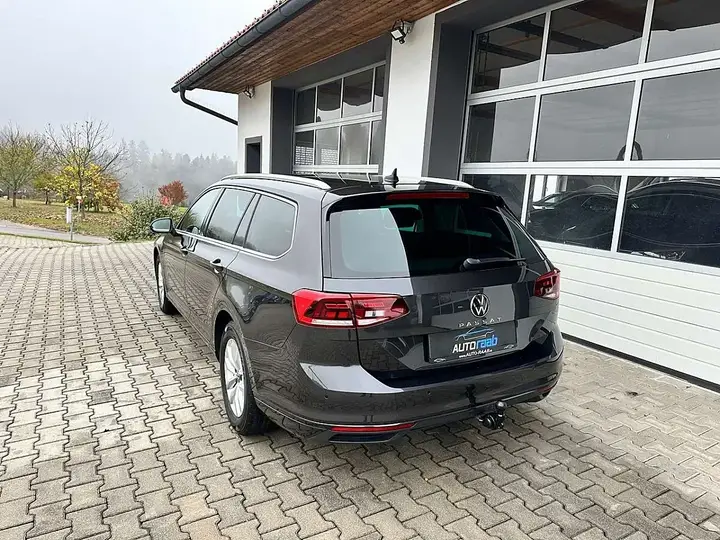 Volkswagen Passat 2023 photo 3