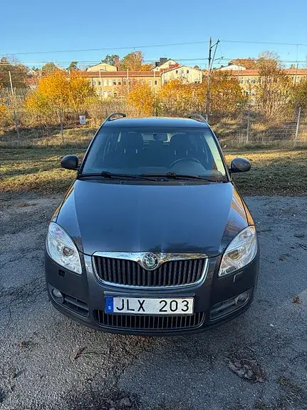 Skoda Fabia 2008 photo 2