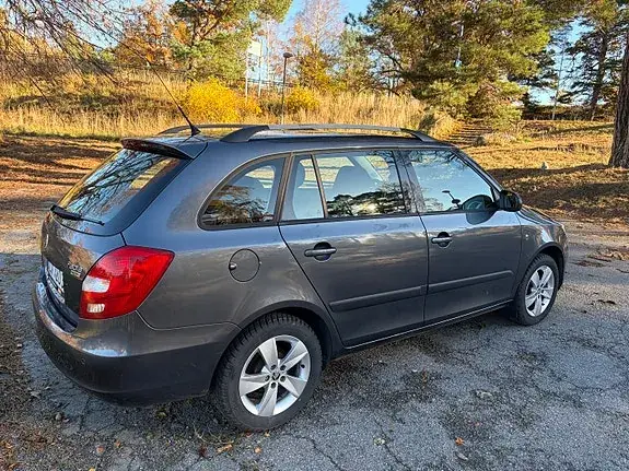 Skoda Fabia 2008 photo 3