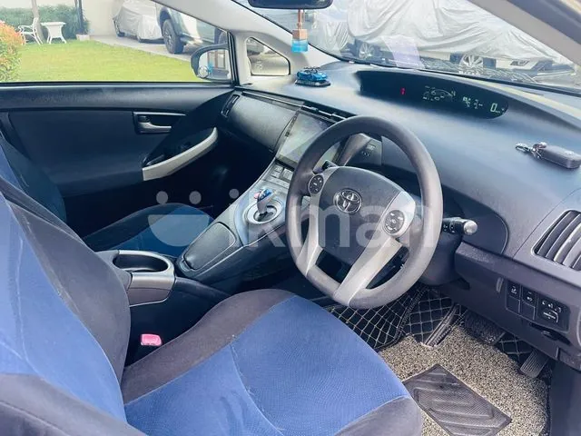 Toyota Prius 2012 photo 2