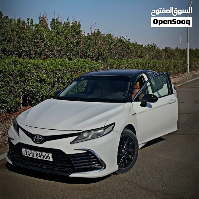 Toyota Camry 2024 photo 2