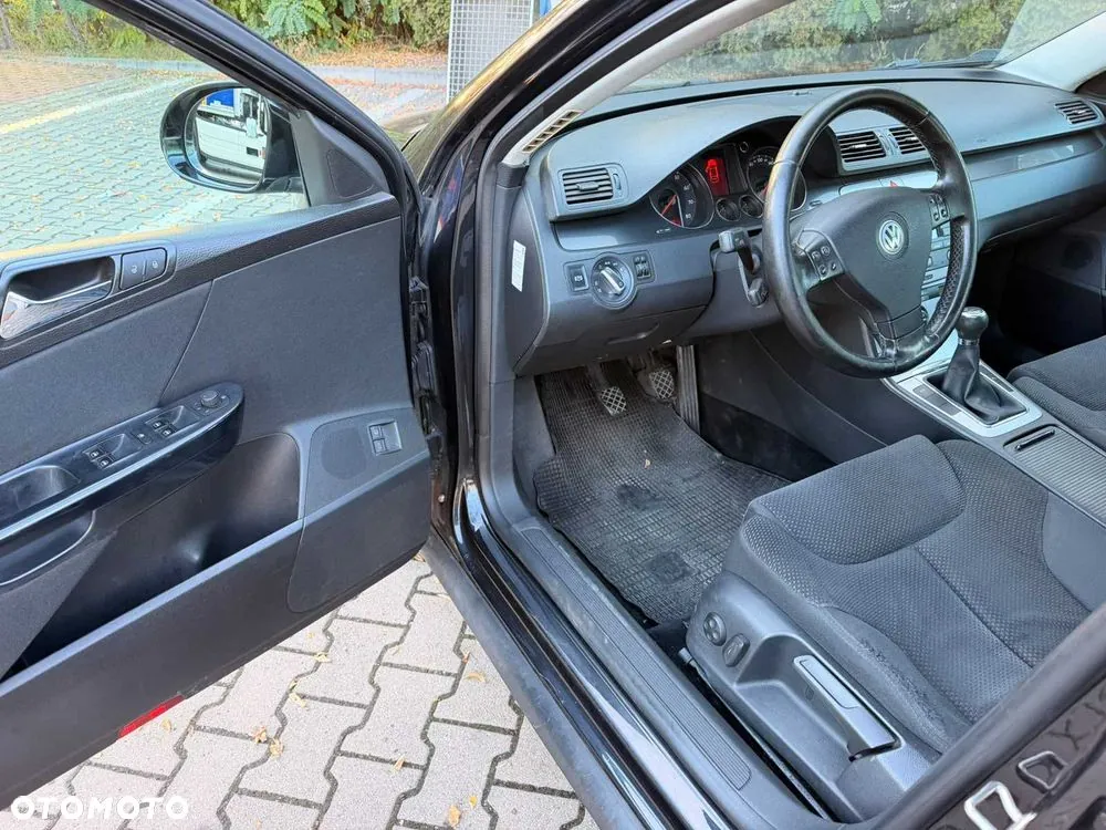 Volkswagen Passat Variant 2006 photo 2
