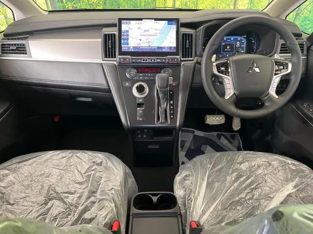 Mitsubishi Delica D:5 2026 photo 2