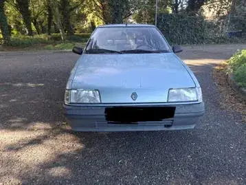Renault 19