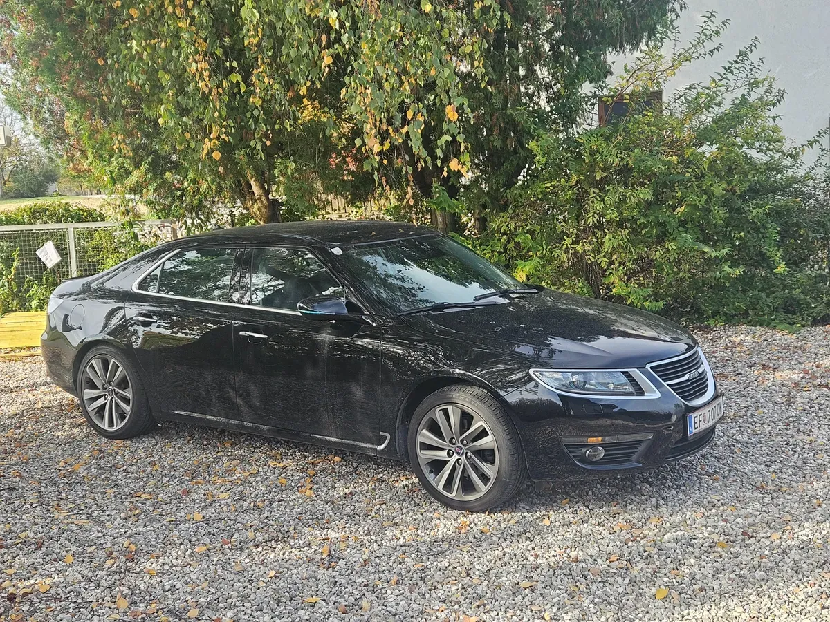 Saab 9-5 2011 photo 2