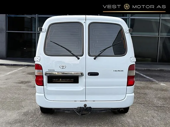 Toyota Hiace 2011 photo 5