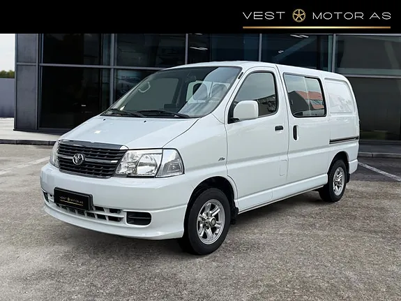 Toyota Hiace 2011 photo 3