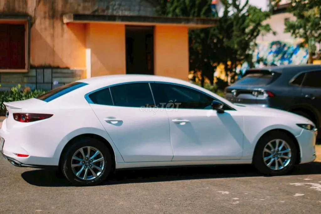 Mazda 3 2024 photo 3