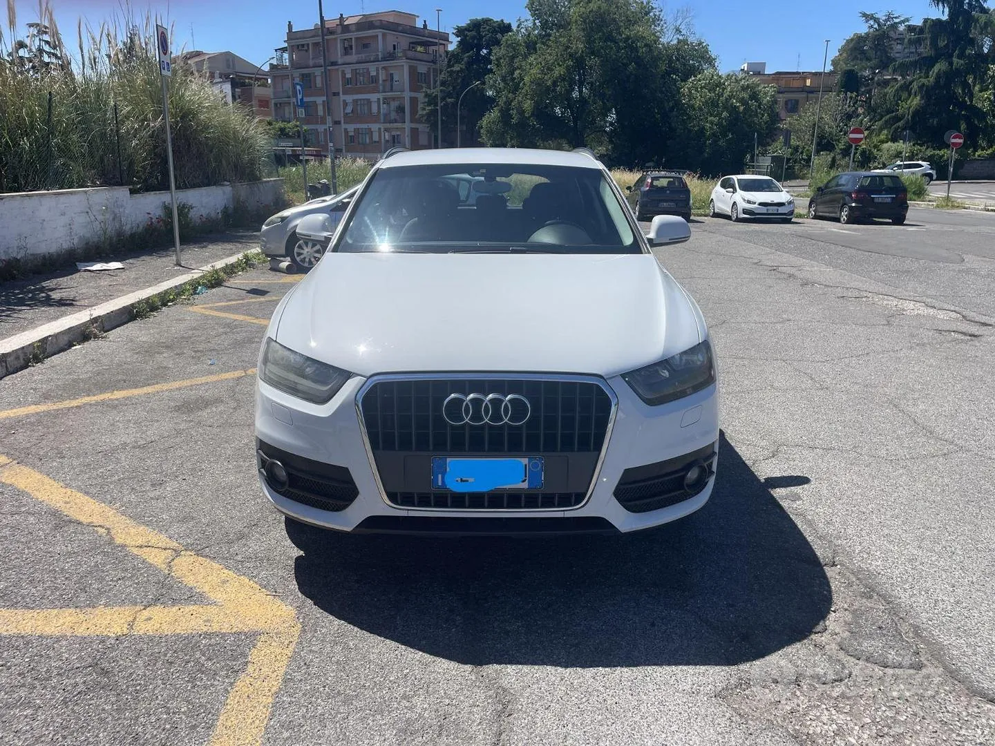 Audi Q3 2012 photo 2