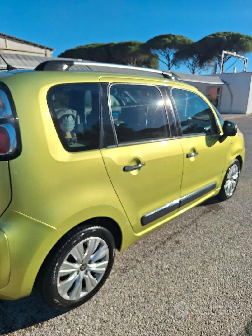 Citroen C3 Picasso 2010 photo 2