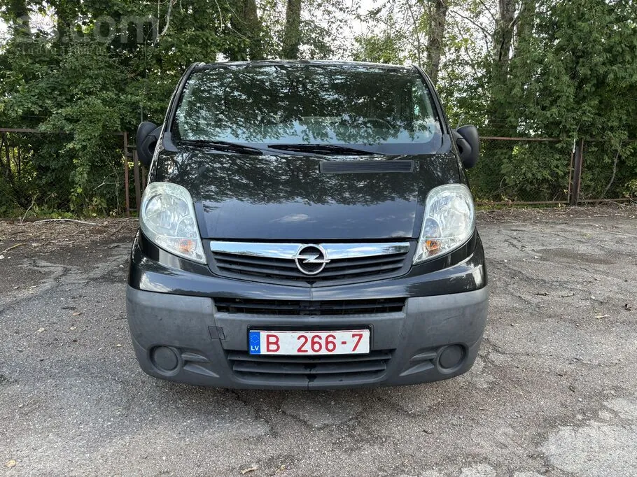 Opel Vivaro 2012 photo 4