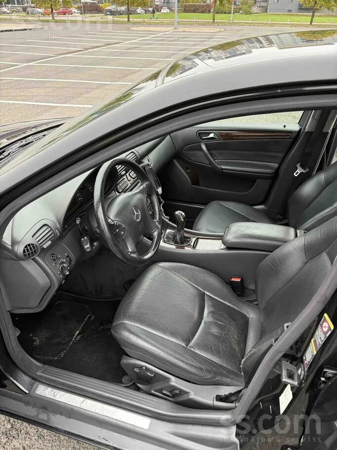Mercedes-Benz C180 2003 photo 4
