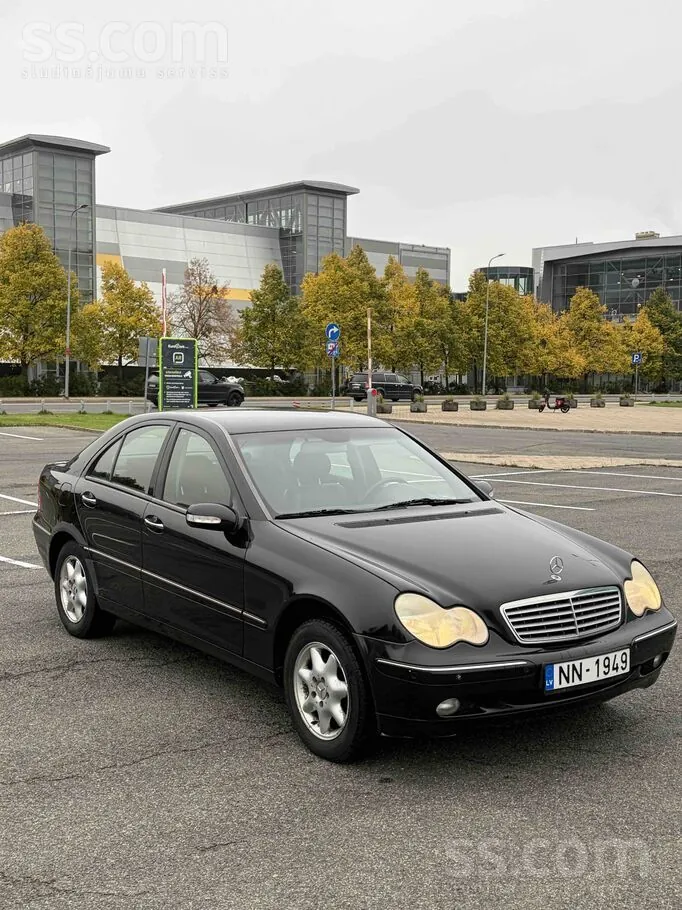 Mercedes-Benz C180