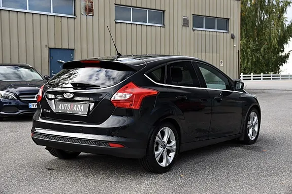 Ford Focus 2011 photo 3