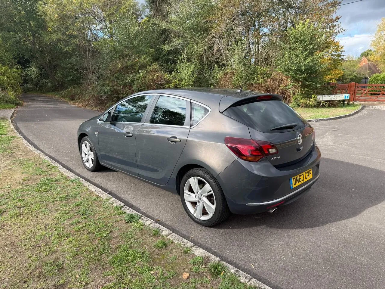 Vauxhall Astra 2013 photo 4