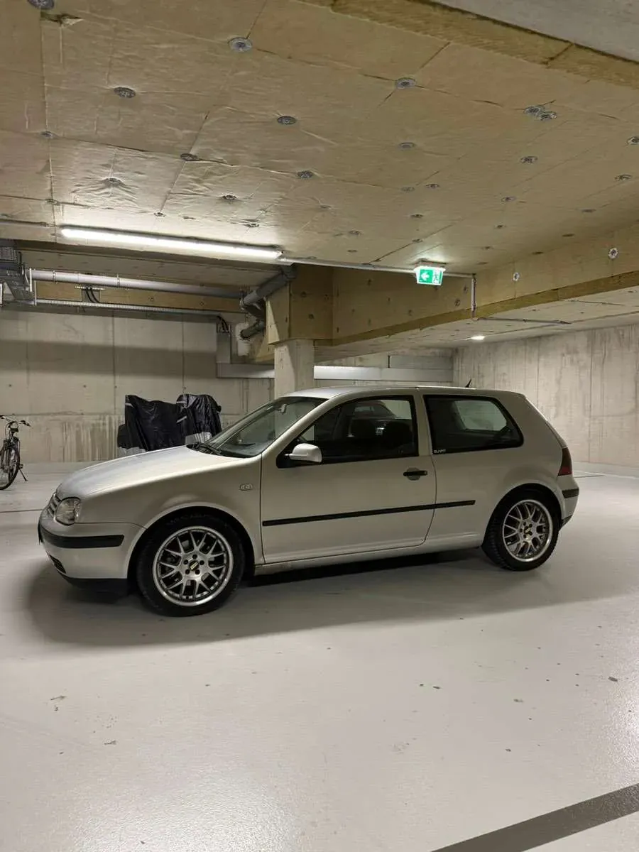 Volkswagen Golf 1999 photo 2