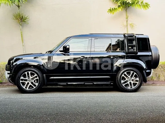 Land Rover Defender 2023 photo 2