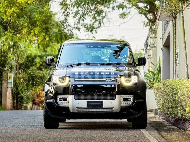 Land Rover Defender 2023 photo 4