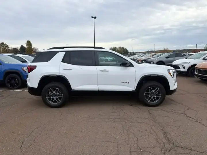 GMC Terrain 2027 photo 4