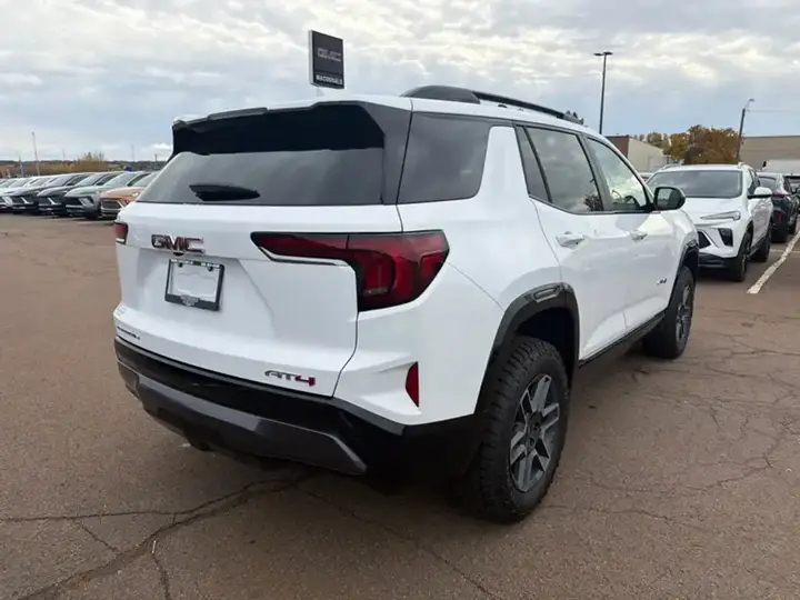 GMC Terrain 2027 photo 5