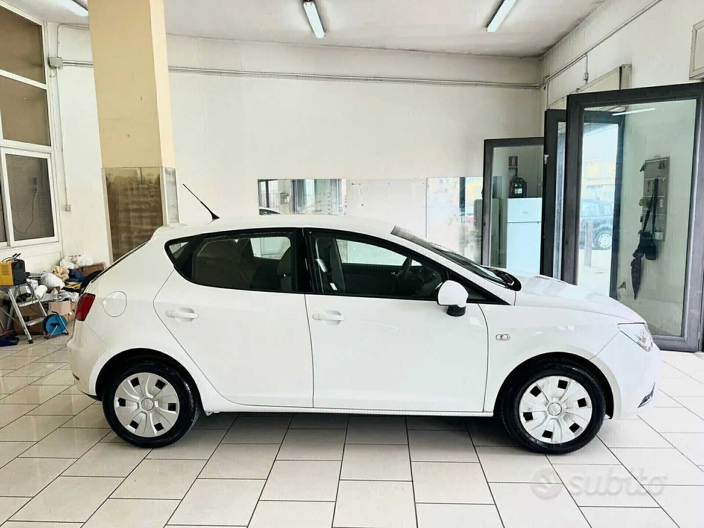 Seat Ibiza 2016 photo 3