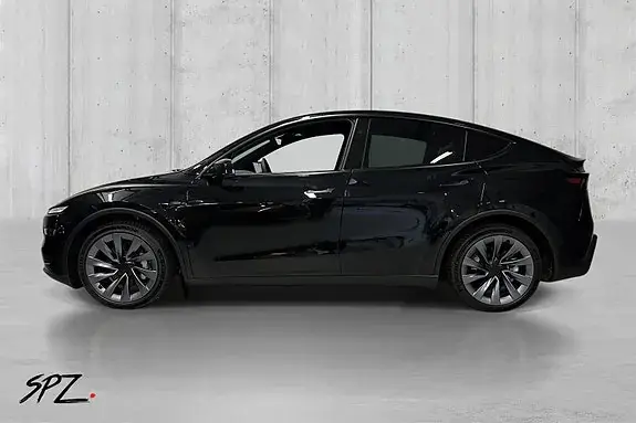 Tesla Model Y 2026 photo 4