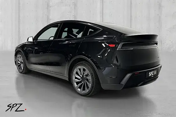 Tesla Model Y 2026 photo 5