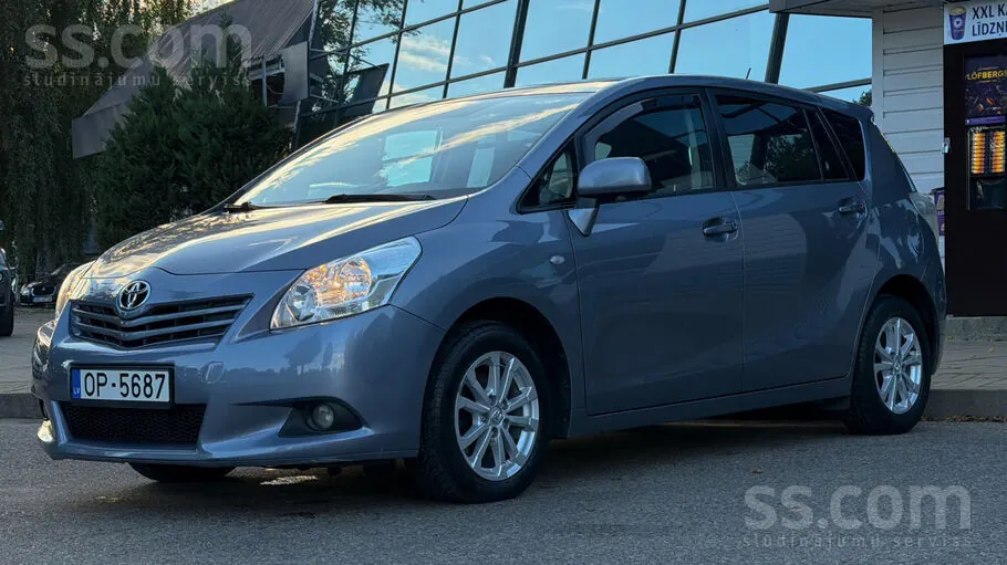Toyota Verso 2012 photo 3