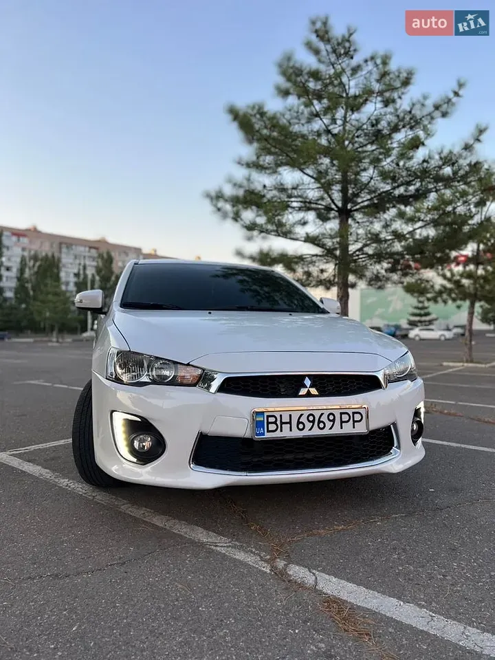 Mitsubishi Lancer 2015 photo 2
